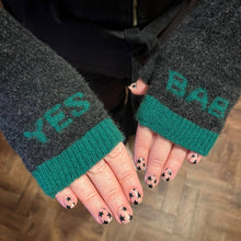 Load image into Gallery viewer, YES BAB Charcoal lambswool mittens