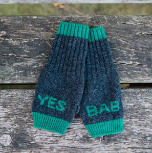YES BAB Charcoal lambswool mittens